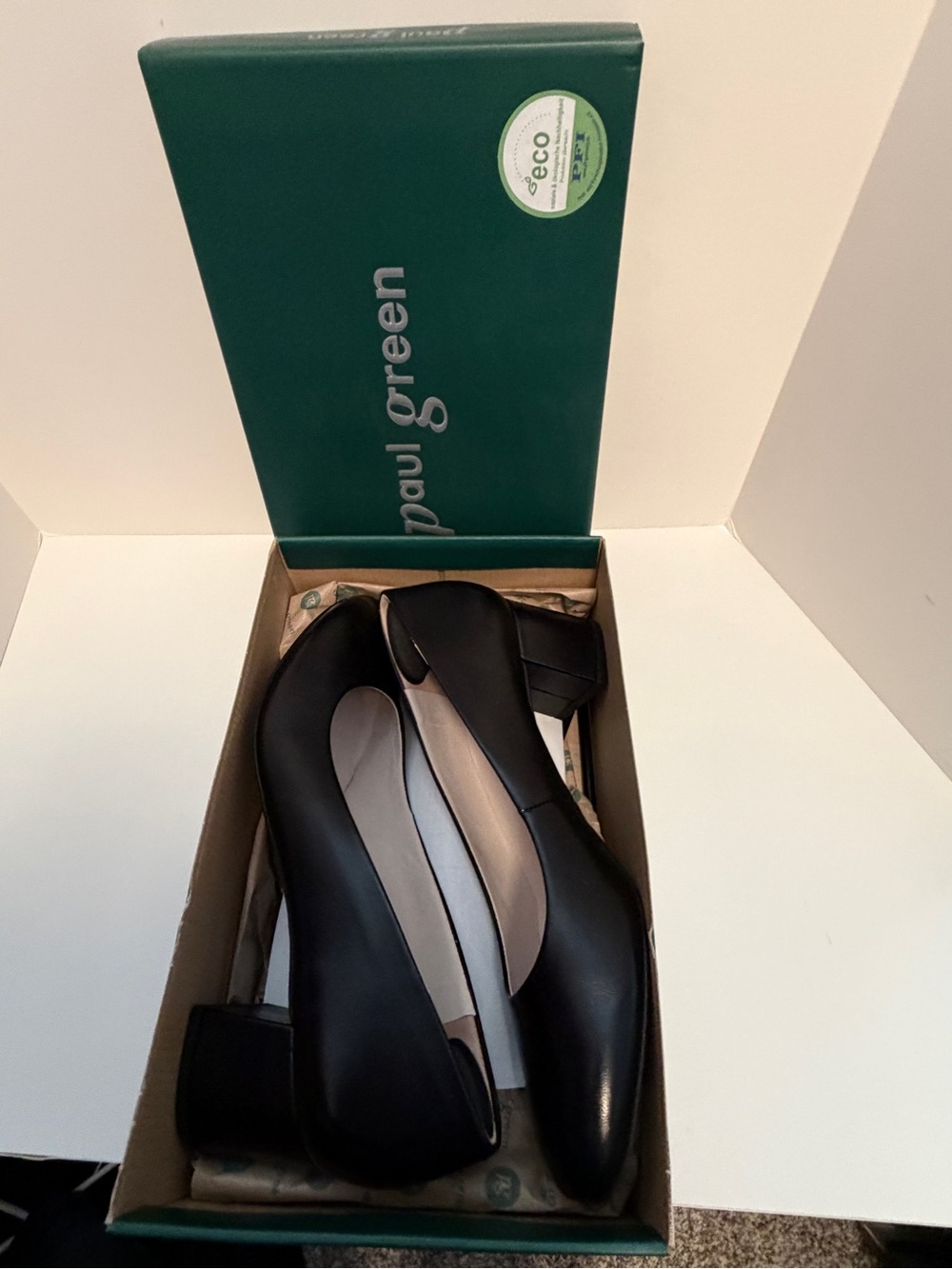 Paul Green Samona
Nappa Leather Black Pump 9.5 - Picture 10 of 12